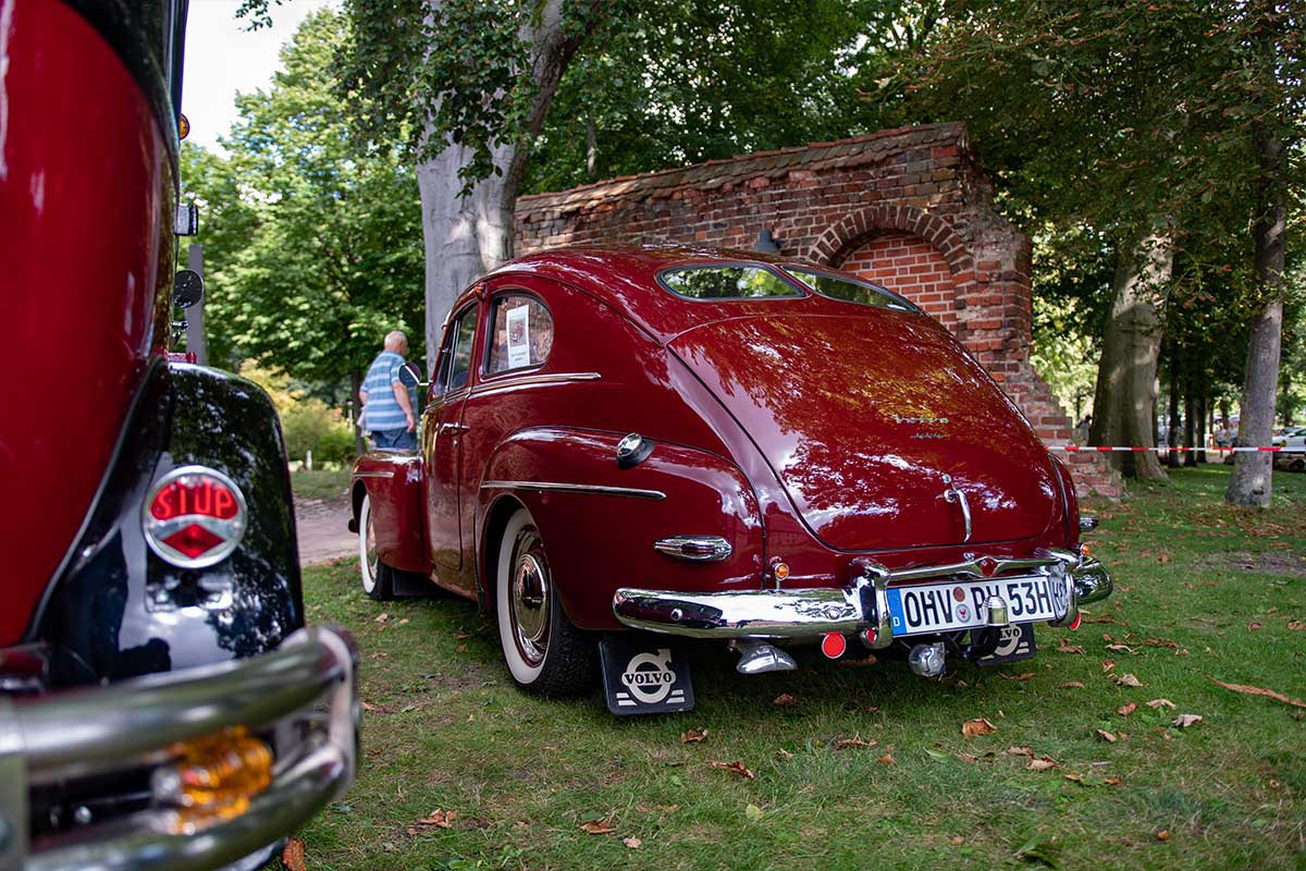 Oldtimer-Veranstaltung - Roter Buckel Volvo